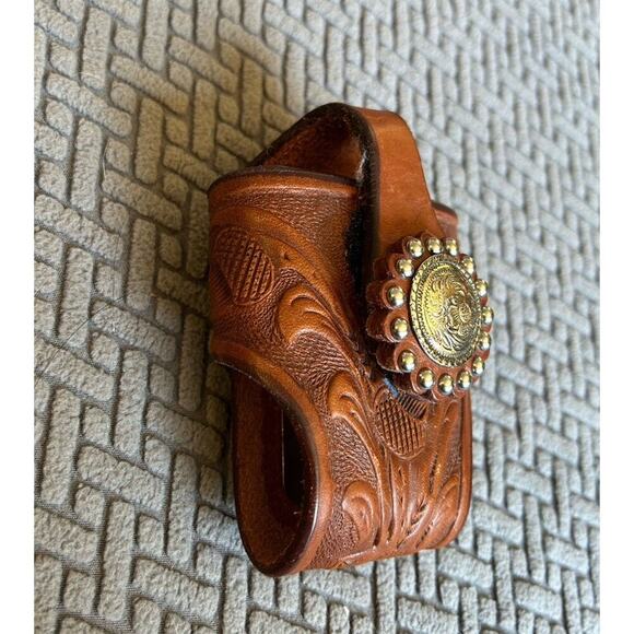 Tooled Leather Cell Phone Case With Silver Concho Montana Silversmiths Vintage - Picture 6 of 7